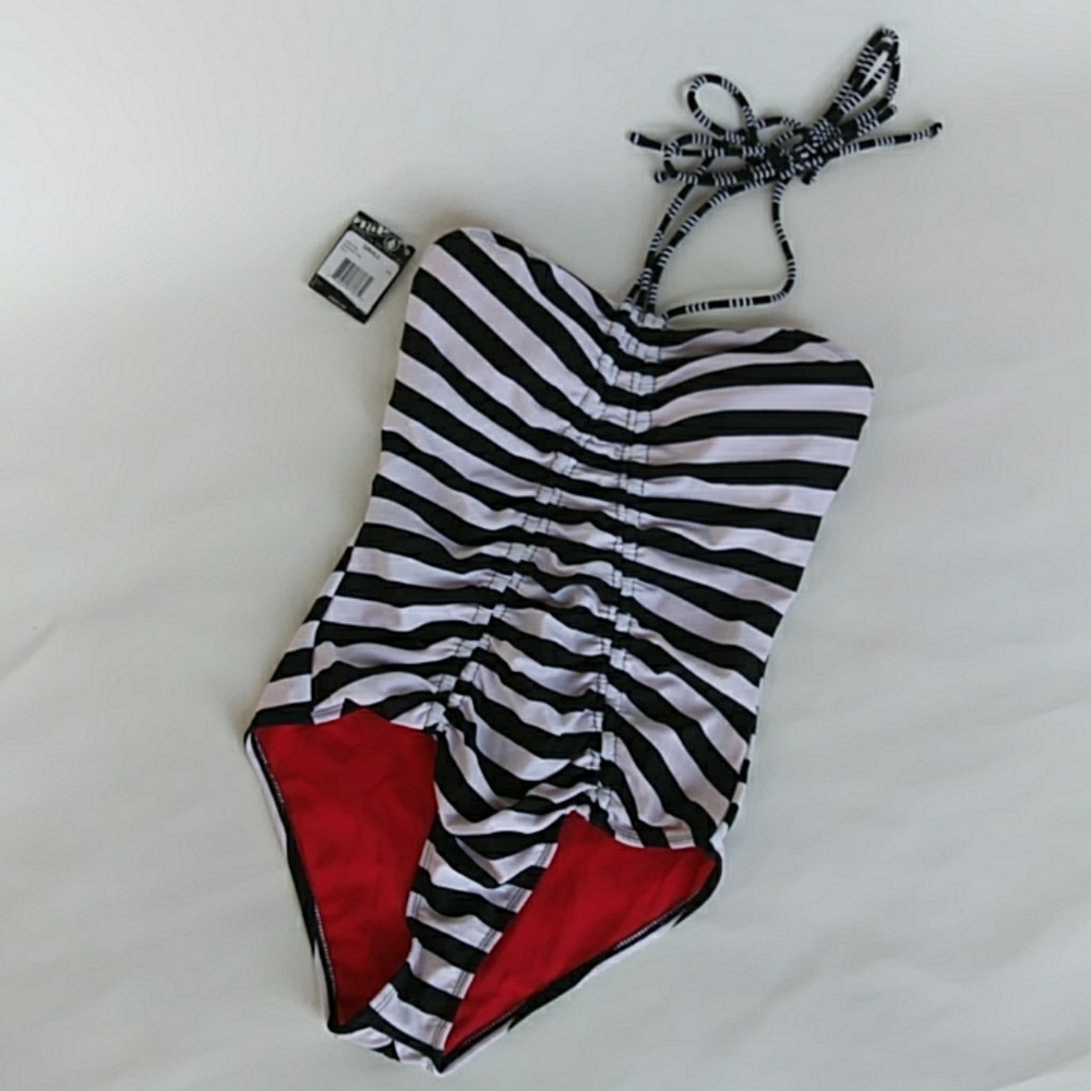 🌟3 for 24 🌟Volcom Black/White "Stark" Swimst S